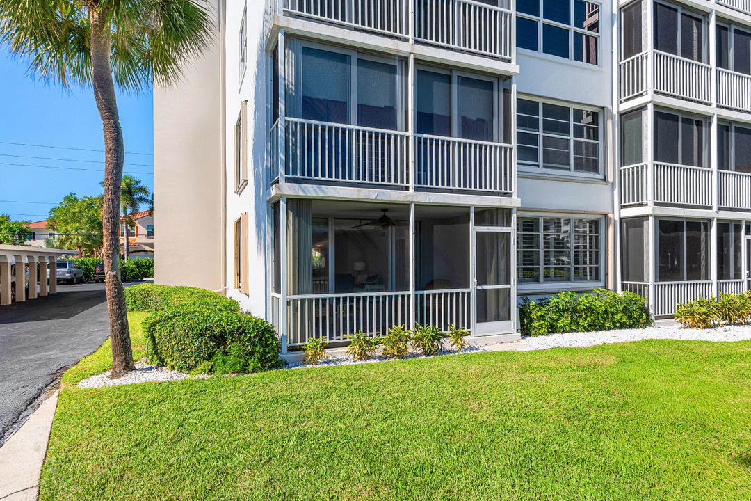 For Sale: $389,000 (2 beds, 2 baths, 1200 Square Feet)