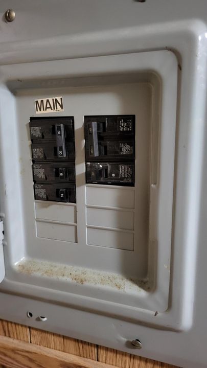 待售: $115,000 (2 贝兹, 1 浴室, 636 平方英尺)