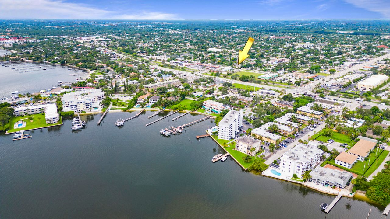 出租: $1,800 (2 贝兹, 1 浴室, 624 平方英尺)