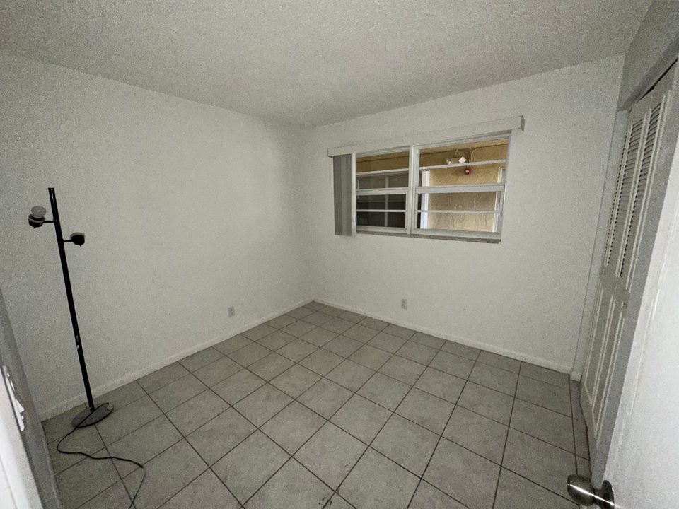 出租: $1,800 (2 贝兹, 1 浴室, 624 平方英尺)