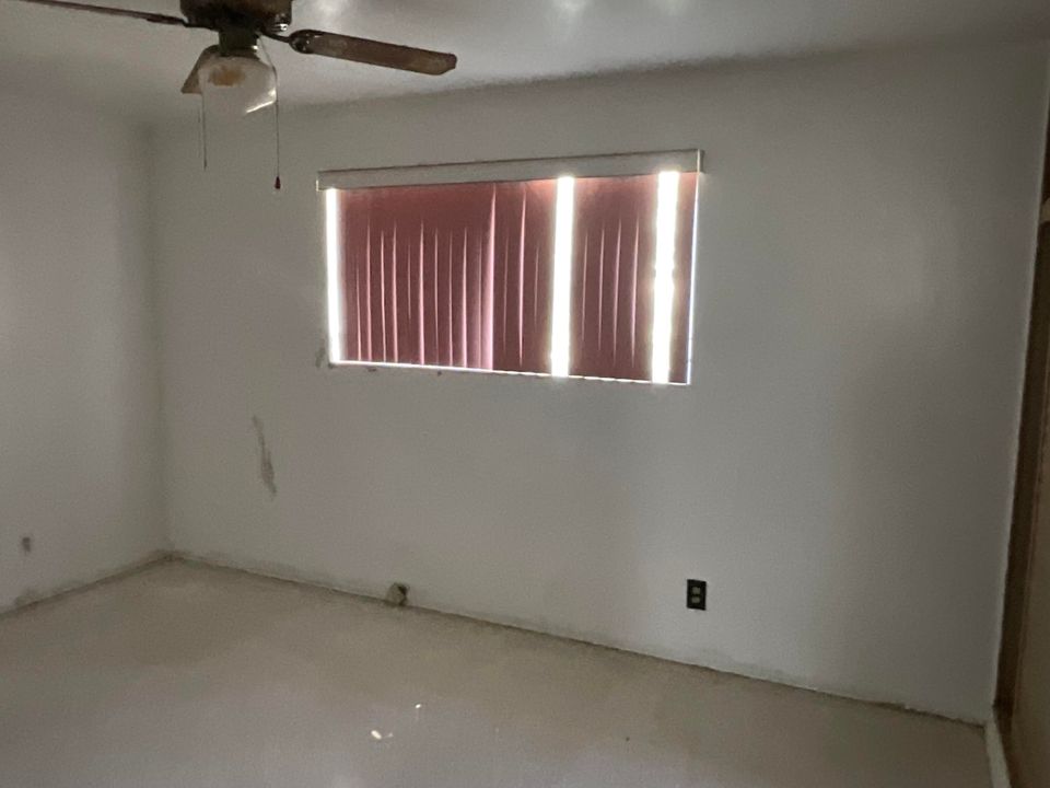 На продажу: $423,000 (2 спален, 1 ванн, 999 Квадратных фут)