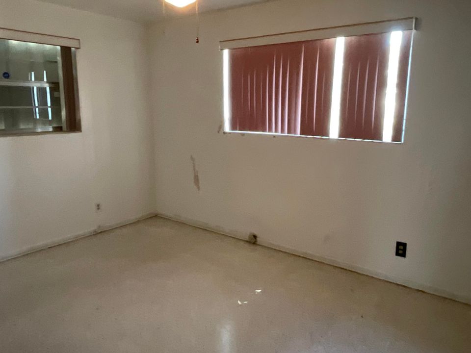 На продажу: $423,000 (2 спален, 1 ванн, 999 Квадратных фут)