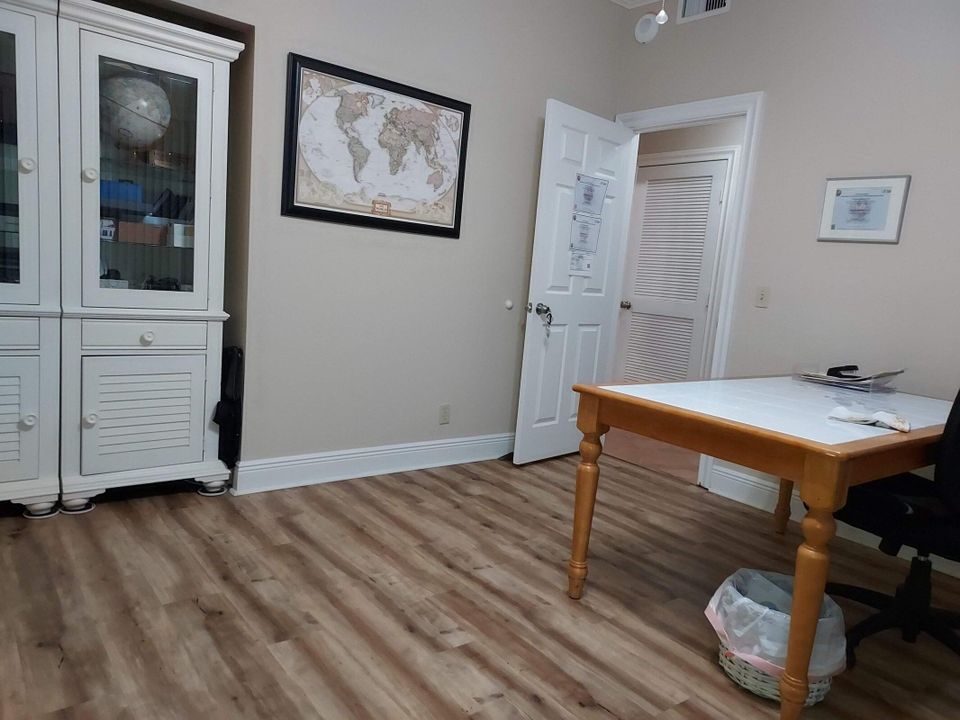 For Sale: $350,000 (3 beds, 2 baths, 1892 Square Feet)