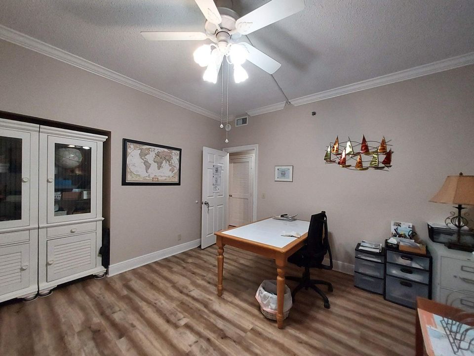 For Sale: $350,000 (3 beds, 2 baths, 1892 Square Feet)