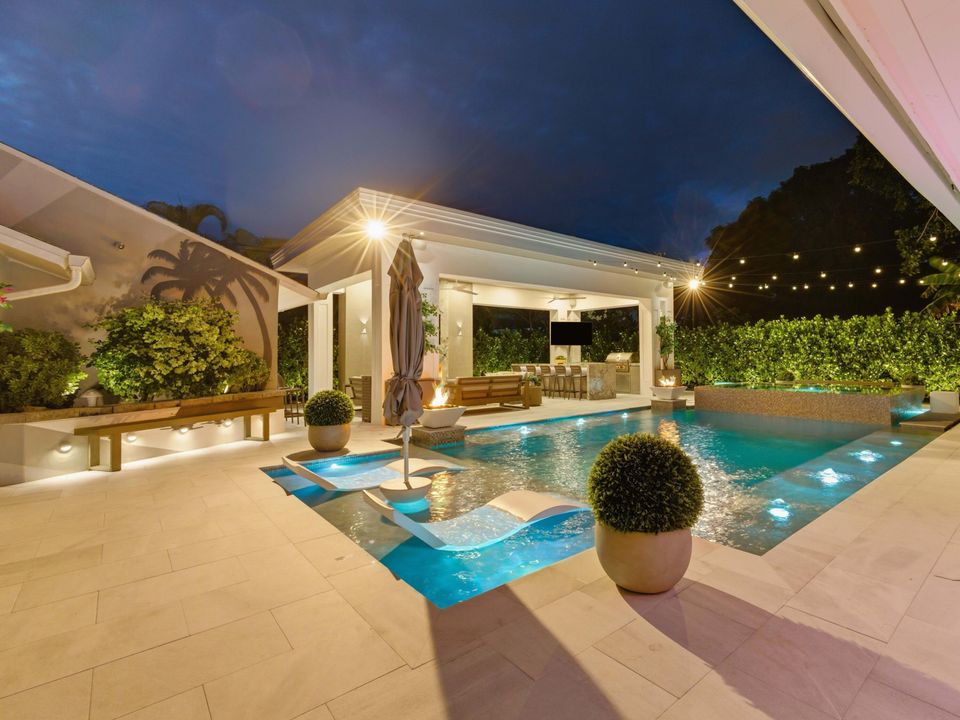 For Rent: $16,000 (3 beds, 4 baths, 2300 Square Feet)