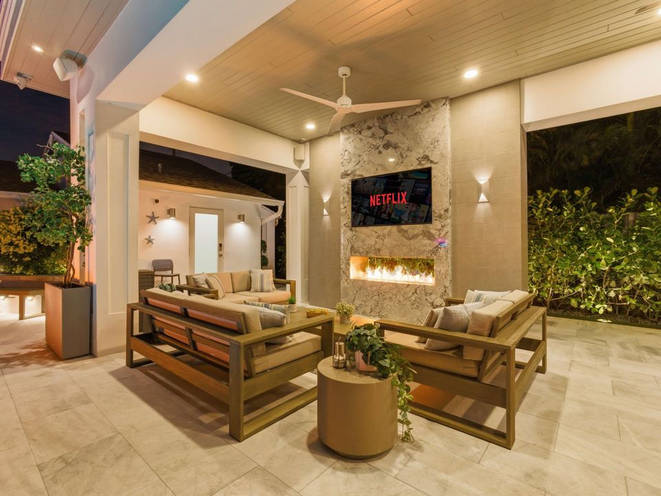 For Rent: $16,000 (3 beds, 4 baths, 2300 Square Feet)