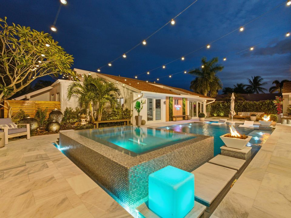 For Rent: $16,000 (3 beds, 4 baths, 2300 Square Feet)