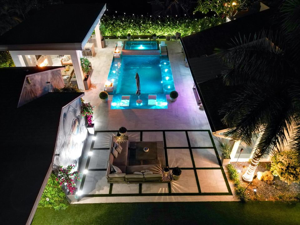 For Rent: $16,000 (3 beds, 4 baths, 2300 Square Feet)