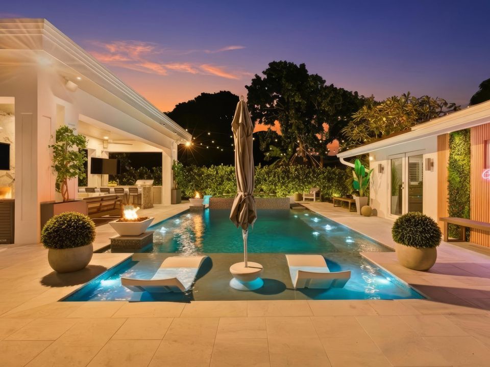 For Rent: $16,000 (3 beds, 4 baths, 2300 Square Feet)