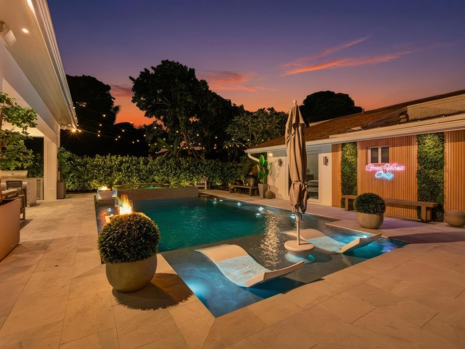 For Rent: $16,000 (3 beds, 4 baths, 2300 Square Feet)