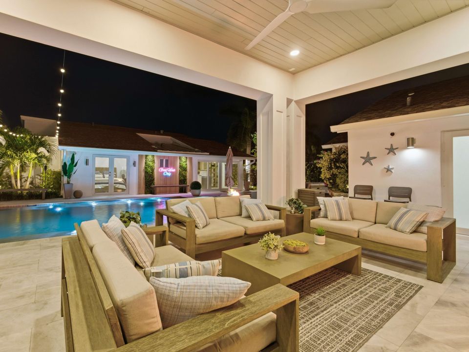 For Rent: $16,000 (3 beds, 4 baths, 2300 Square Feet)