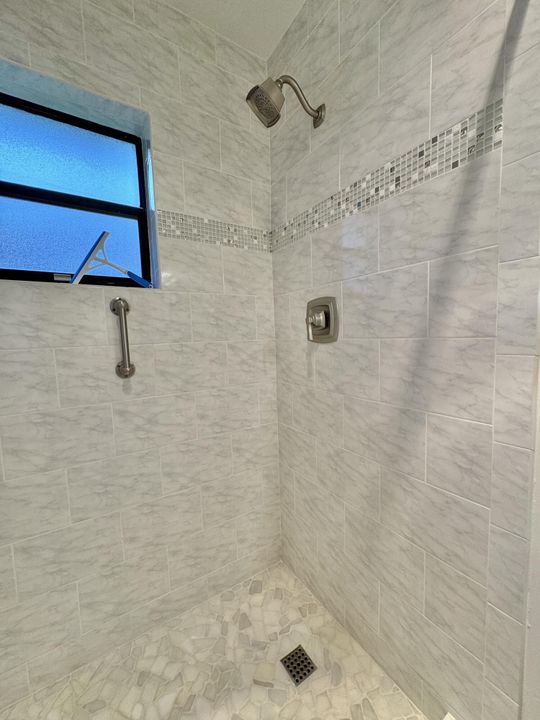 На продажу: $400,000 (2 спален, 2 ванн, 1404 Квадратных фут)