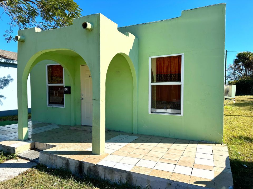 En Venta: $189,900 (3 camas, 2 baños, 1000 Pies cuadrados)