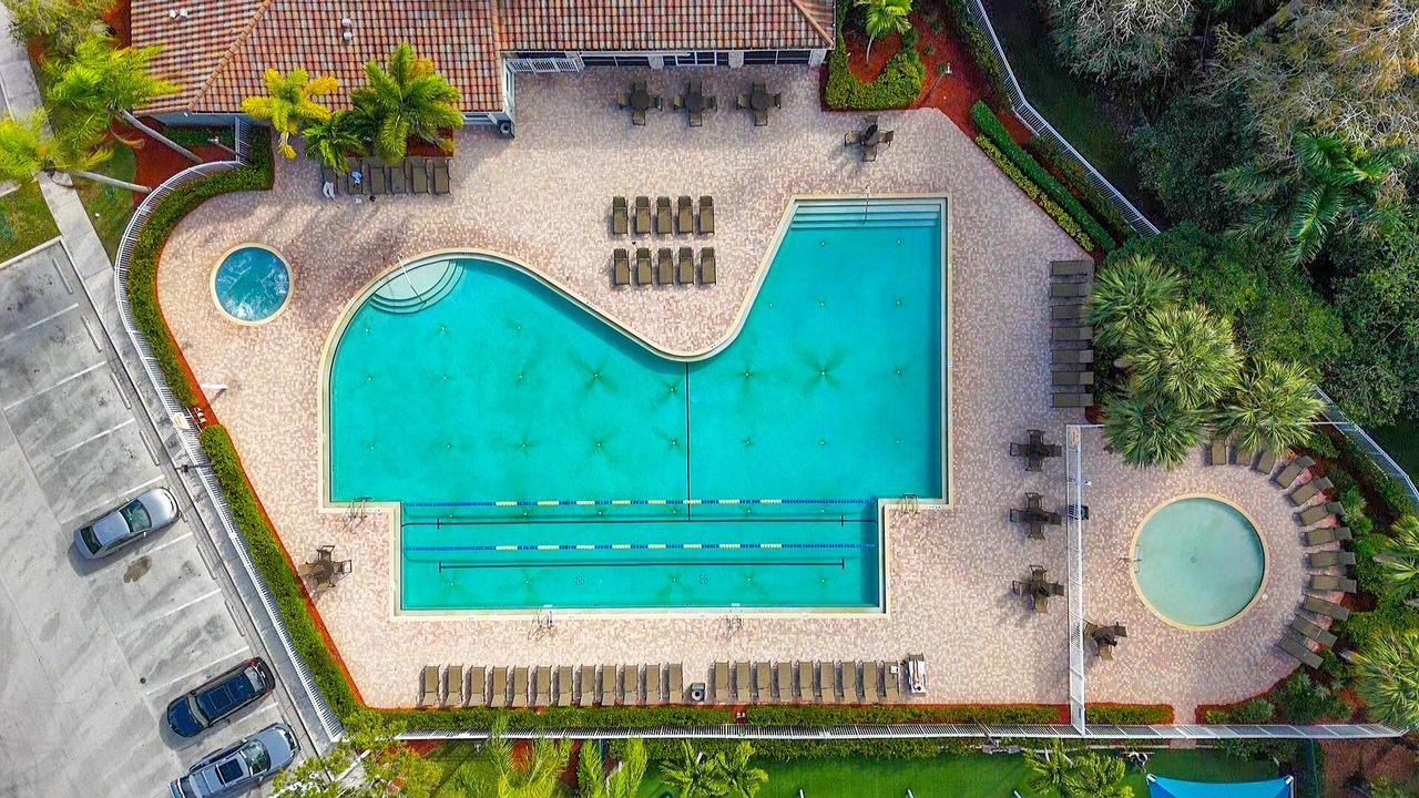 En Venta: $585,000 (3 camas, 2 baños, 2126 Pies cuadrados)