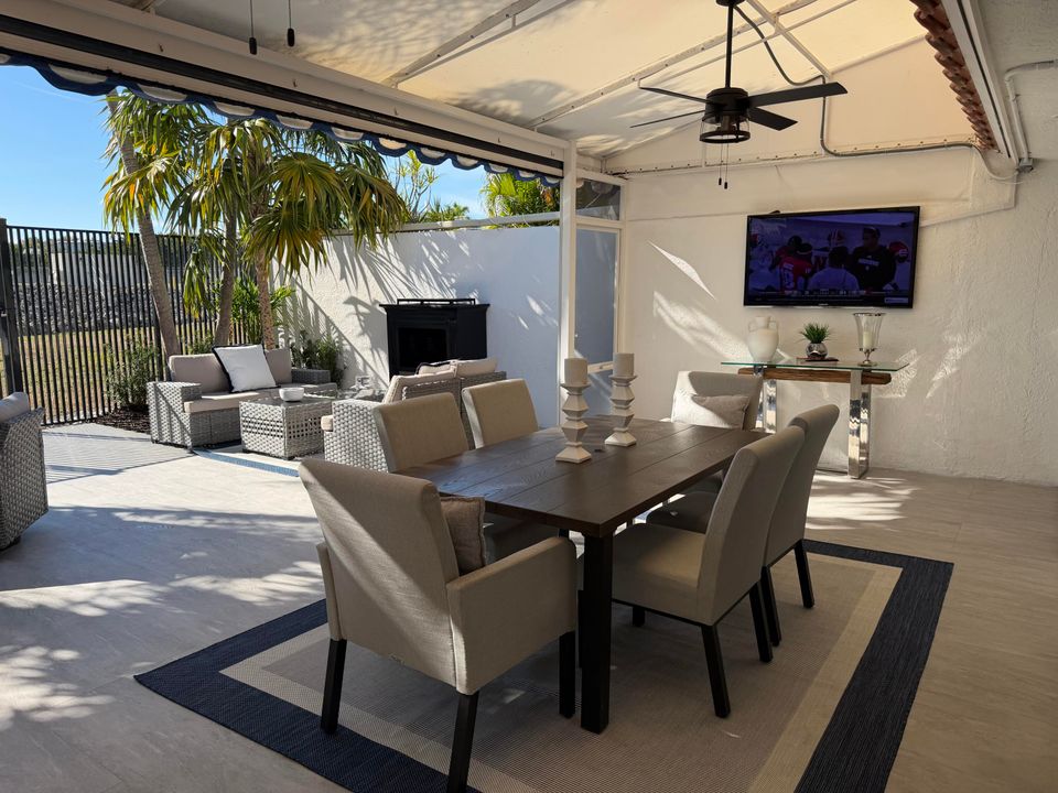 En Venta: $1,150,000 (3 camas, 2 baños, 2006 Pies cuadrados)