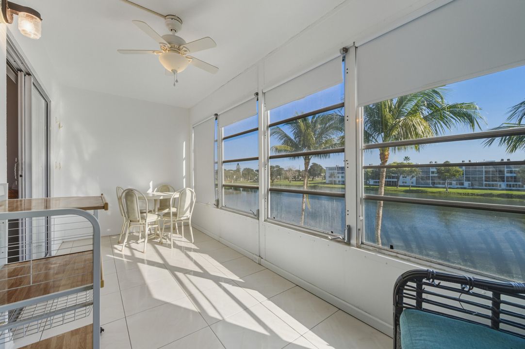 For Sale: $243,000 (2 beds, 2 baths, 896 Square Feet)