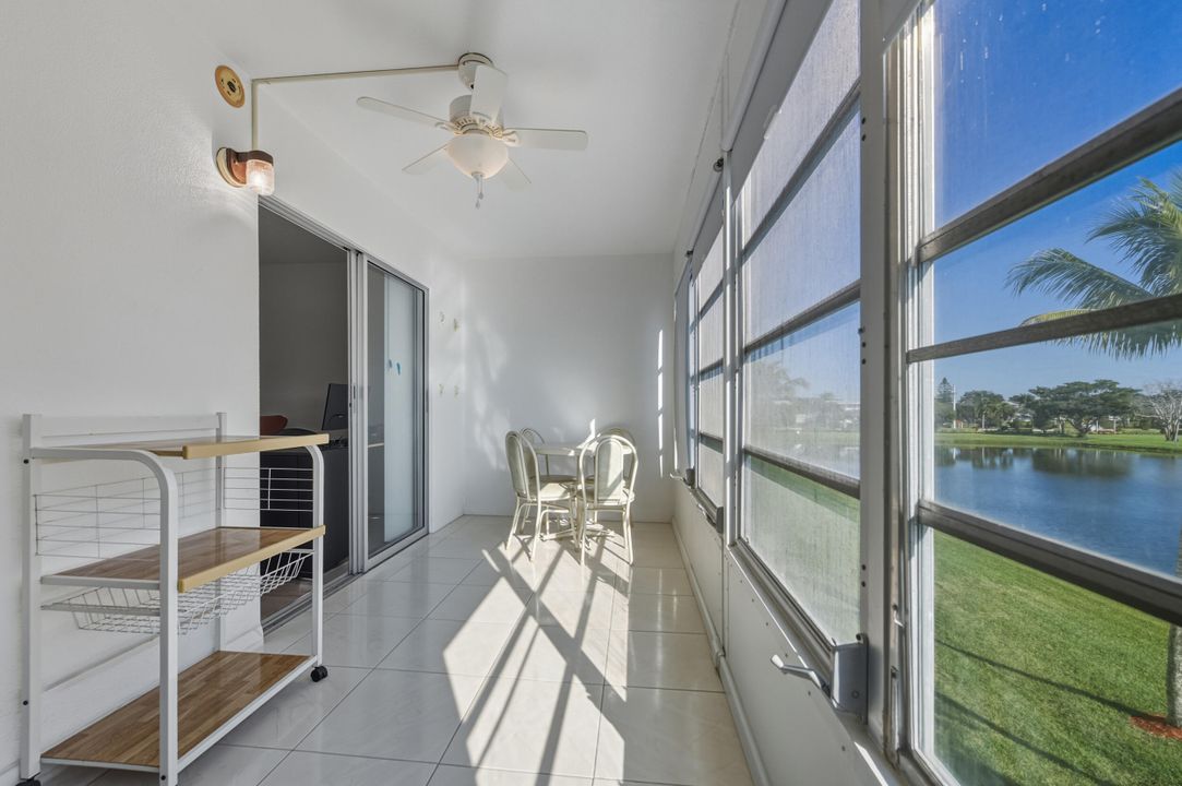 For Sale: $243,000 (2 beds, 2 baths, 896 Square Feet)