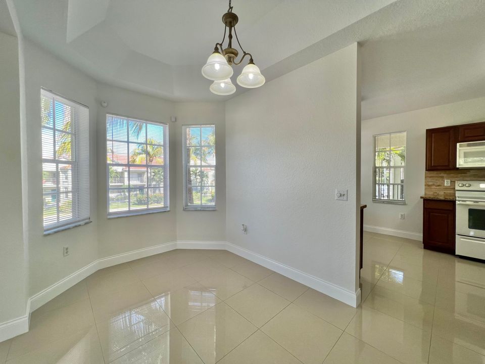 For Rent: $2,800 (3 beds, 2 baths, 1536 Square Feet)