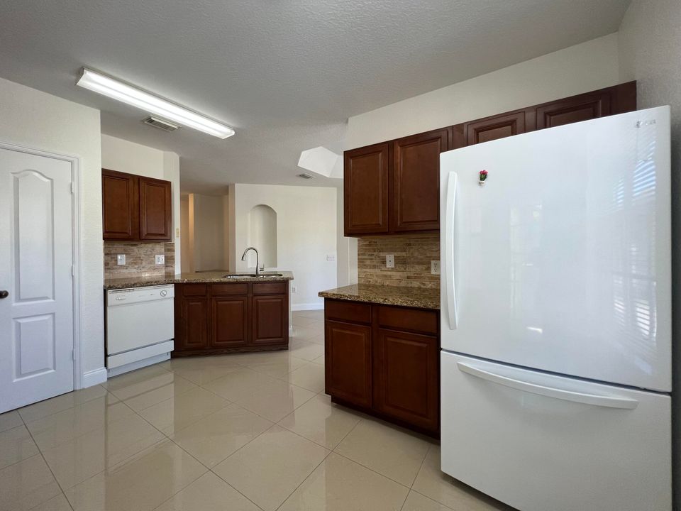 For Rent: $2,800 (3 beds, 2 baths, 1536 Square Feet)
