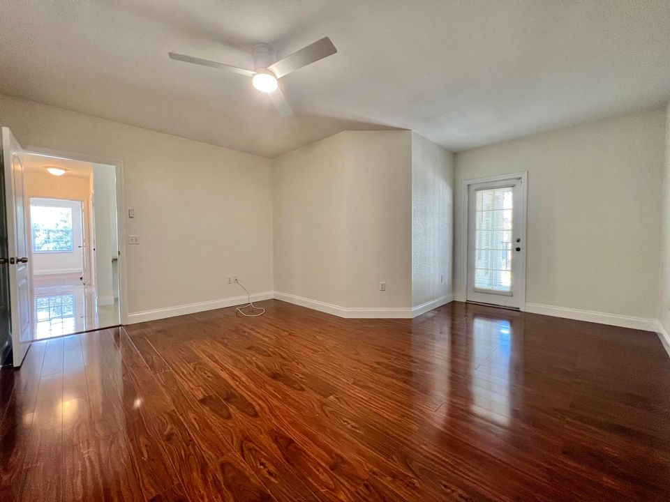For Rent: $2,800 (3 beds, 2 baths, 1536 Square Feet)