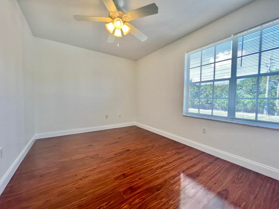 For Rent: $2,800 (3 beds, 2 baths, 1536 Square Feet)