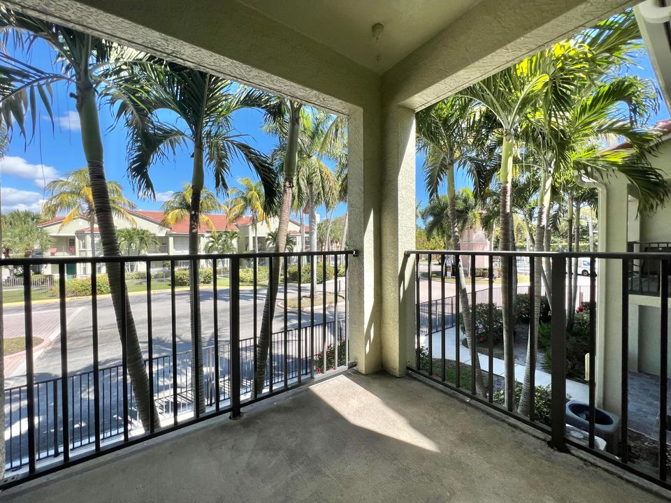 For Rent: $2,800 (3 beds, 2 baths, 1536 Square Feet)