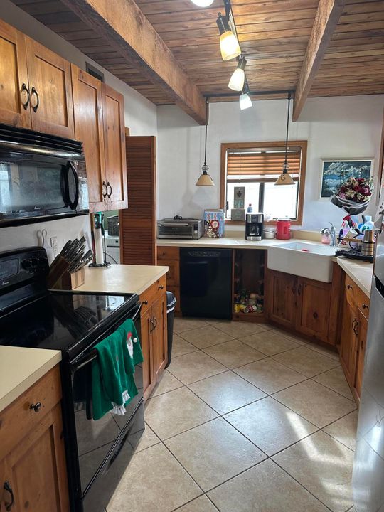 На продажу: $289,900 (3 спален, 1 ванн, 1428 Квадратных фут)