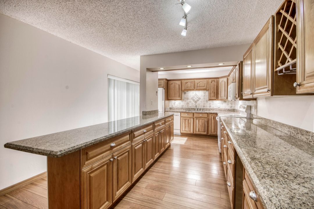 出租: $2,650 (2 贝兹, 2 浴室, 1470 平方英尺)