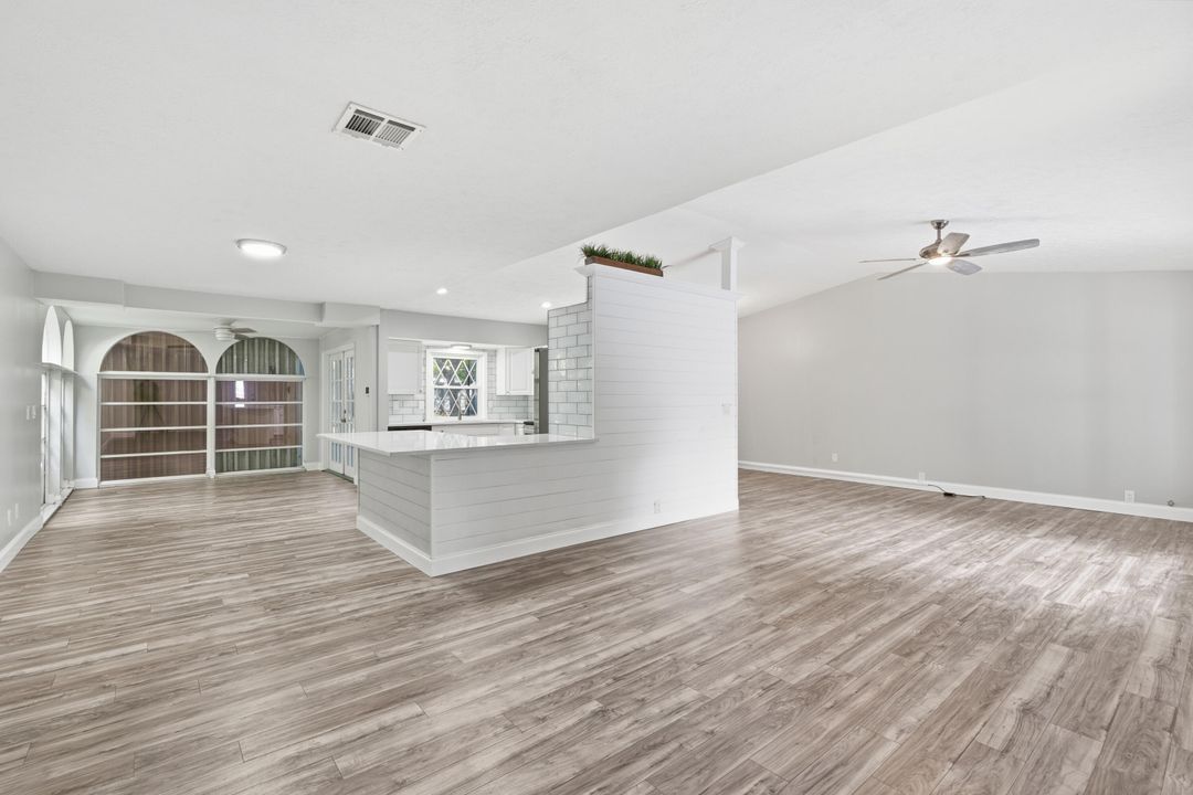 En Venta: $649,000 (4 camas, 3 baños, 2069 Pies cuadrados)