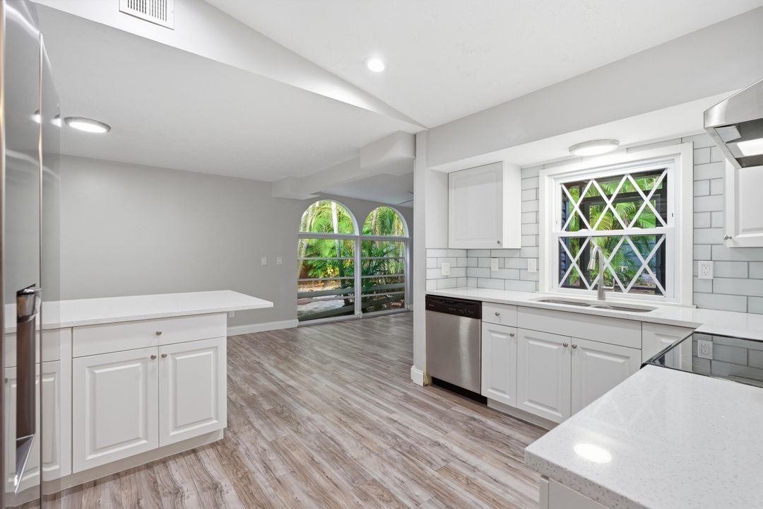 En Venta: $649,000 (4 camas, 3 baños, 2069 Pies cuadrados)