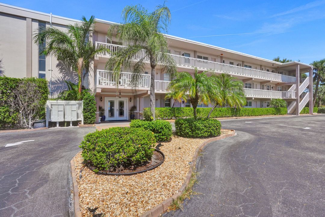 待售: $479,000 (2 贝兹, 2 浴室, 899 平方英尺)