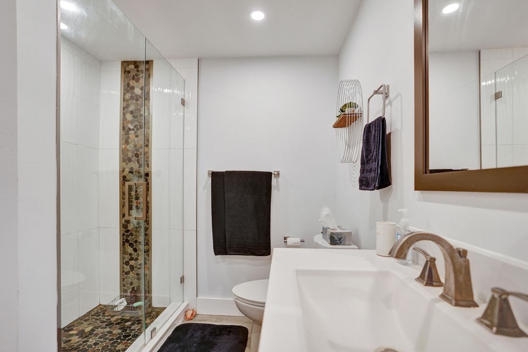 待售: $479,000 (2 贝兹, 2 浴室, 899 平方英尺)