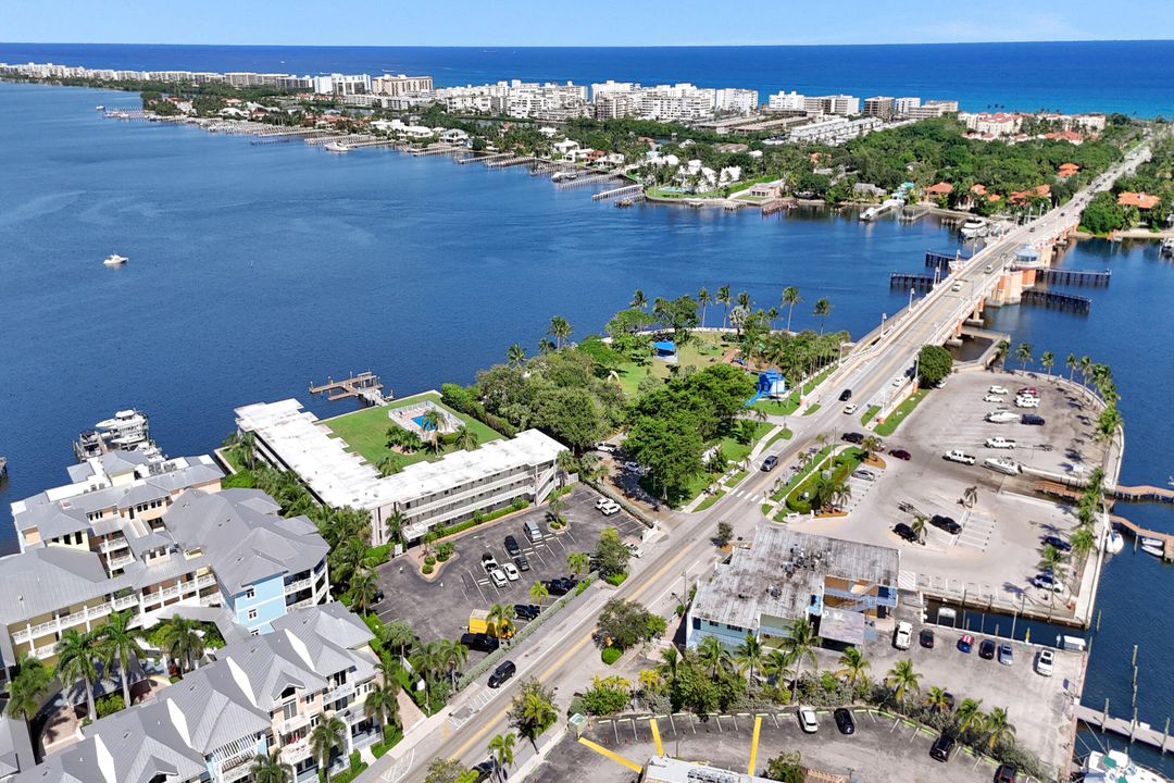 待售: $479,000 (2 贝兹, 2 浴室, 899 平方英尺)