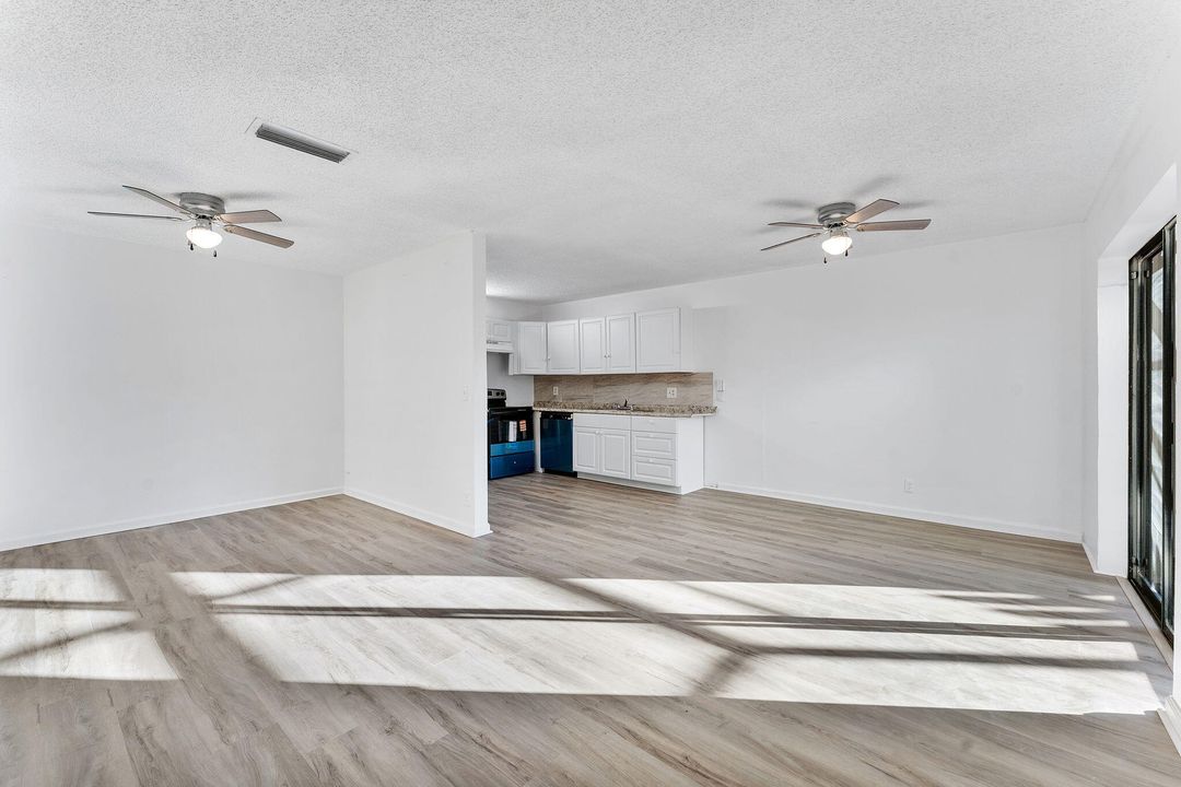 For Sale: $375,000 (3 beds, 2 baths, 1722 Square Feet)