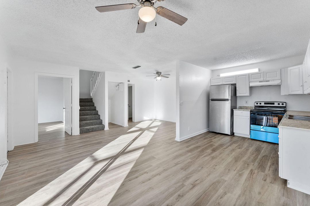 For Sale: $375,000 (3 beds, 2 baths, 1722 Square Feet)