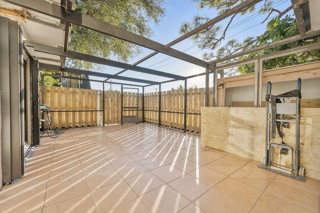 For Sale: $375,000 (3 beds, 2 baths, 1722 Square Feet)