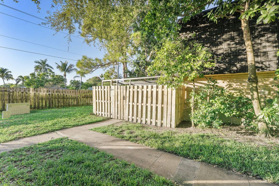 For Sale: $375,000 (3 beds, 2 baths, 1722 Square Feet)