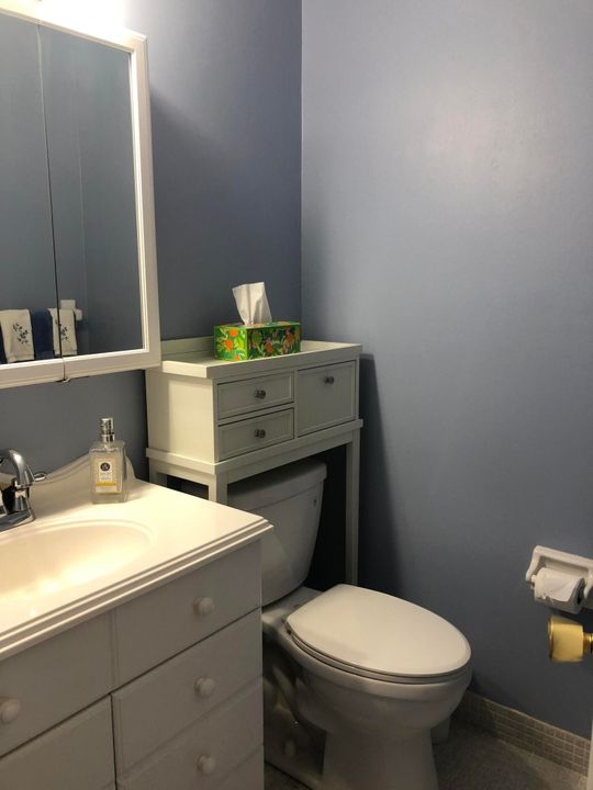 На продажу: $124,900 (1 спален, 1 ванн, 994 Квадратных фут)