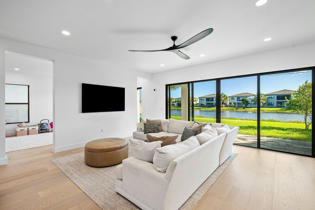 待售: $2,599,000 (5 贝兹, 5 浴室, 5330 平方英尺)