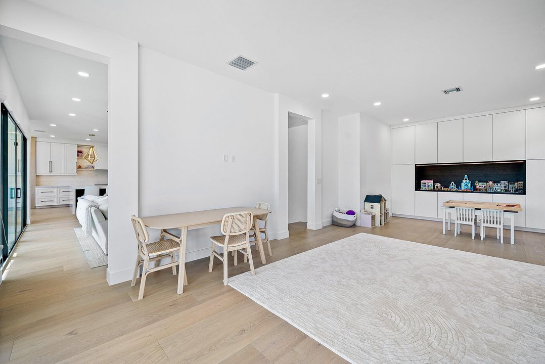 待售: $2,599,000 (5 贝兹, 5 浴室, 5330 平方英尺)