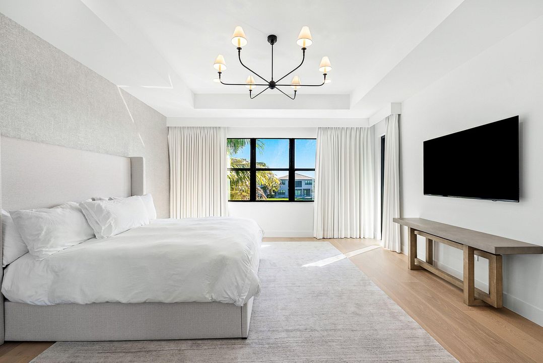 待售: $2,599,000 (5 贝兹, 5 浴室, 5330 平方英尺)