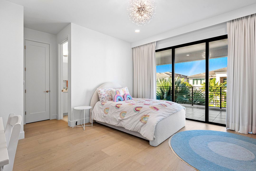 待售: $2,599,000 (5 贝兹, 5 浴室, 5330 平方英尺)