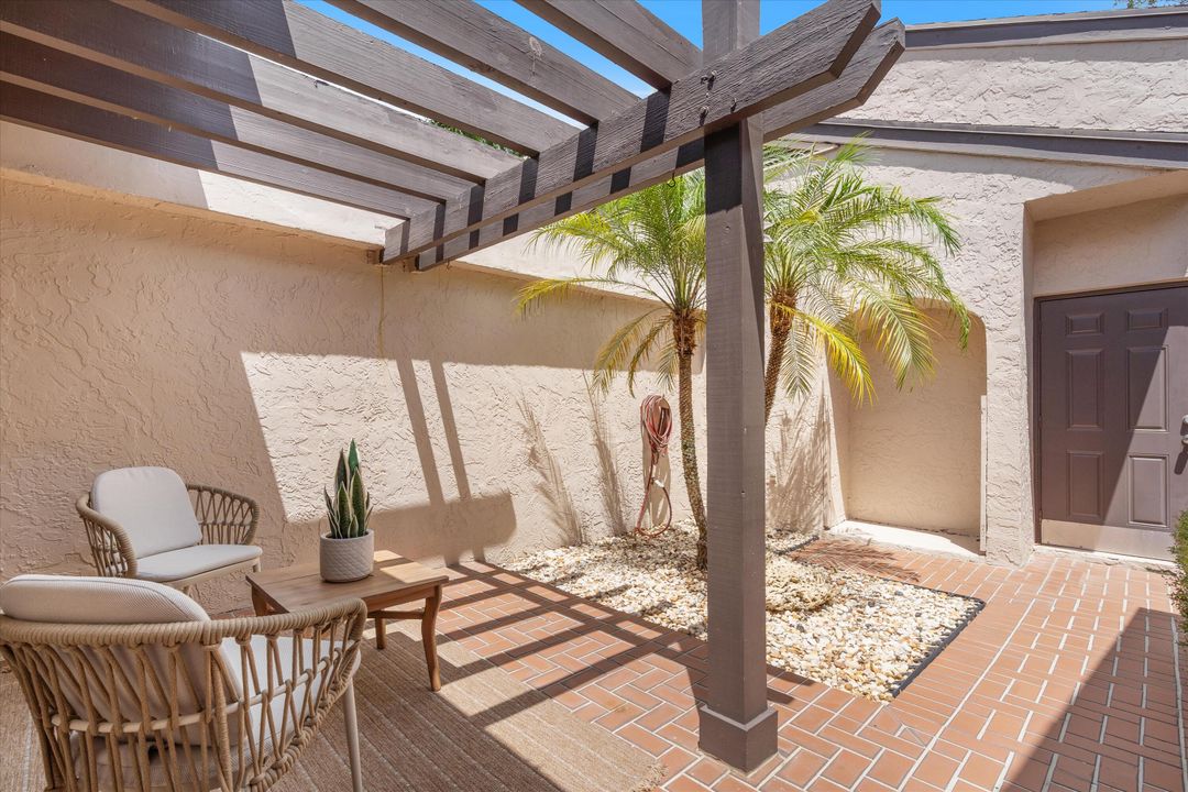 For Sale: $345,000 (2 beds, 2 baths, 1332 Square Feet)