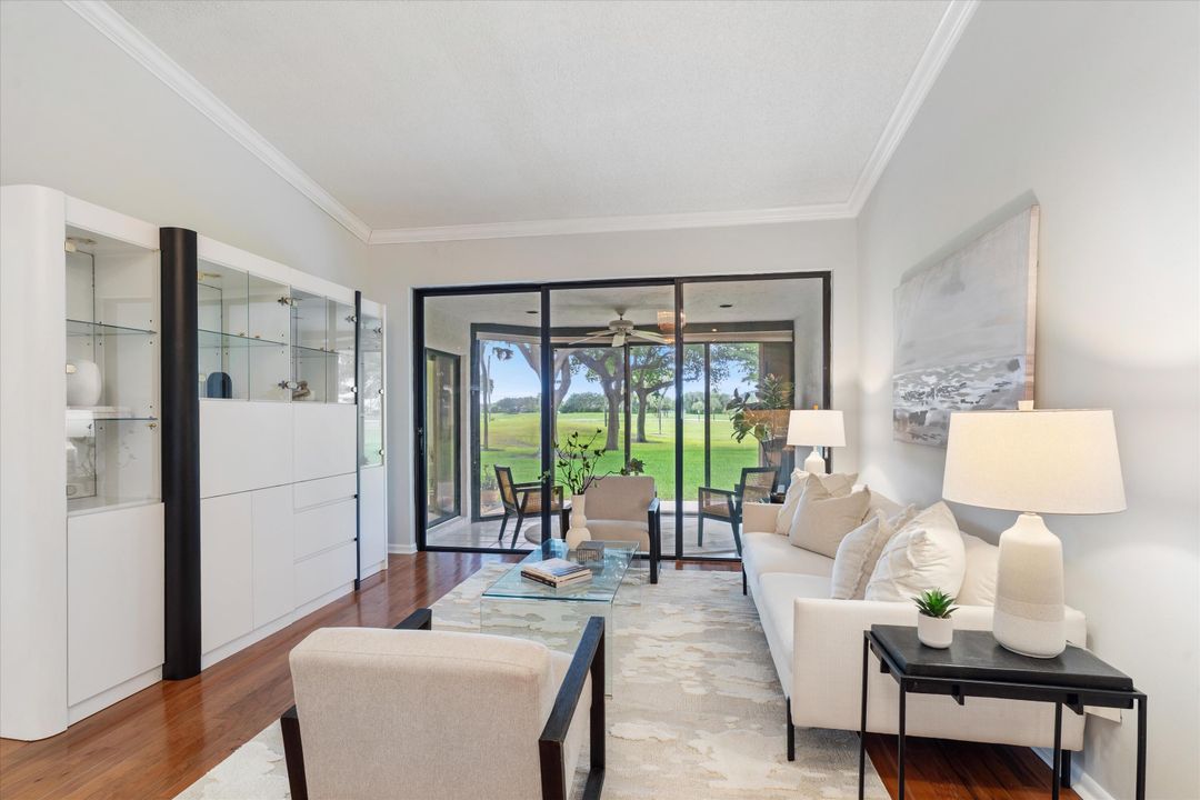 For Sale: $345,000 (2 beds, 2 baths, 1332 Square Feet)