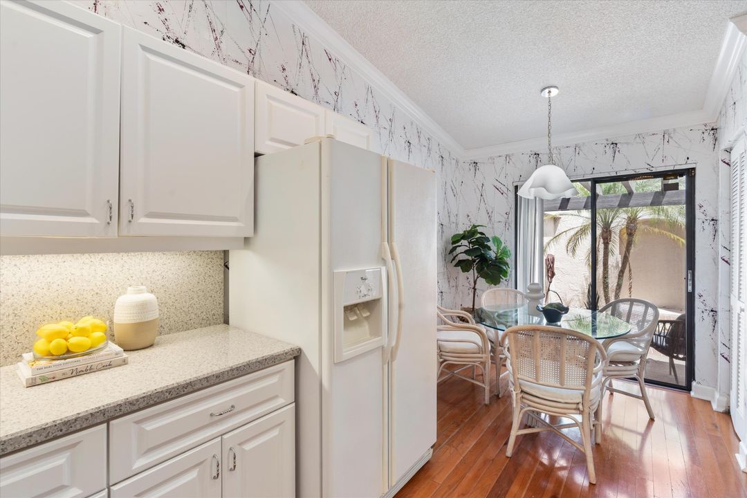 For Sale: $345,000 (2 beds, 2 baths, 1332 Square Feet)