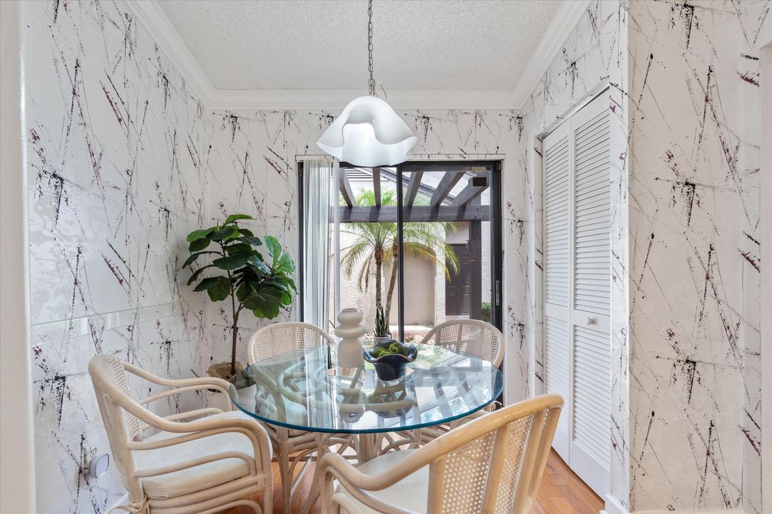 For Sale: $345,000 (2 beds, 2 baths, 1332 Square Feet)