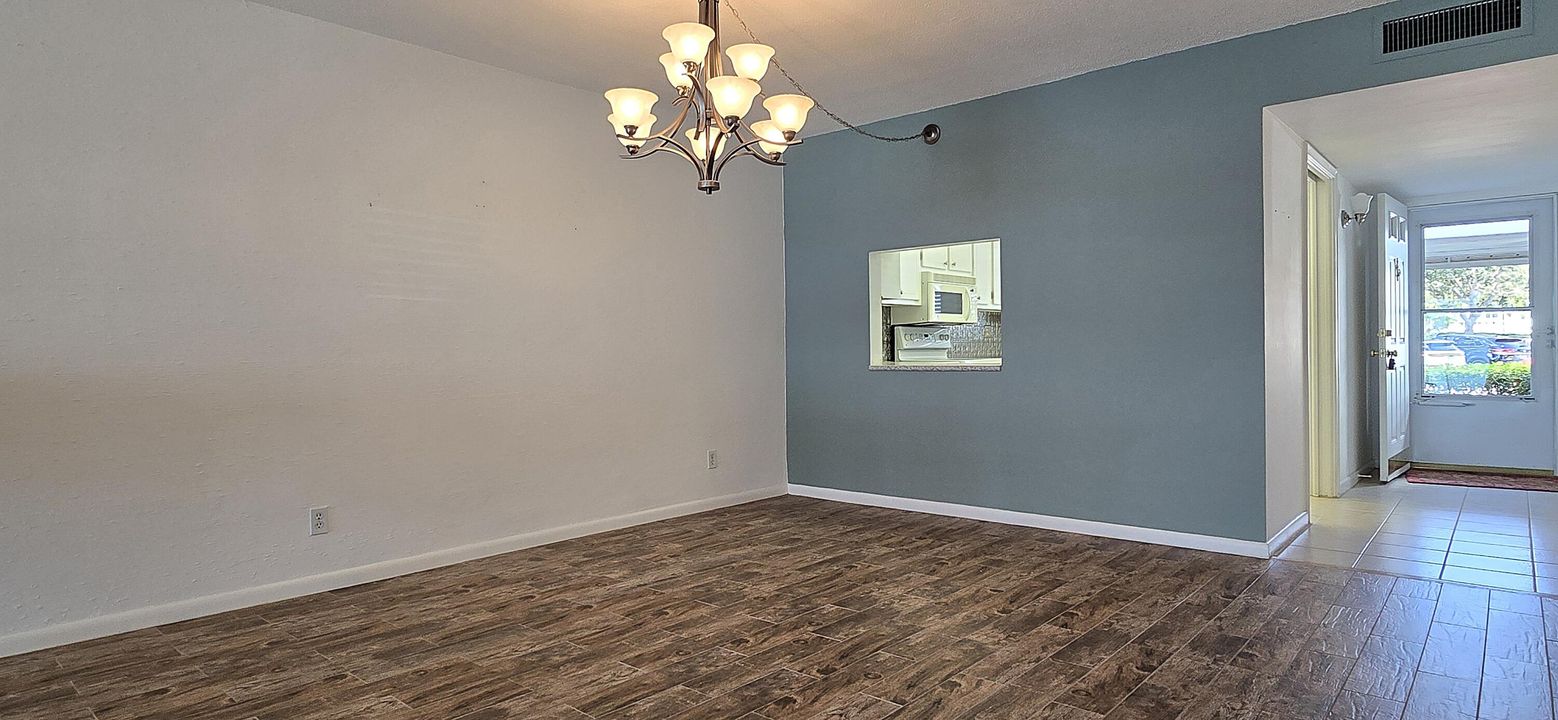 En Venta: $499,000 (2 camas, 2 baños, 1423 Pies cuadrados)