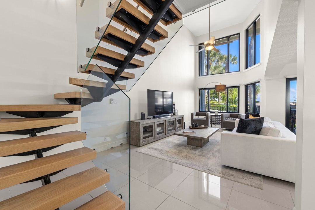 En Venta: $1,285,000 (2 camas, 2 baños, 1670 Pies cuadrados)