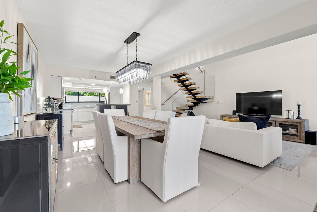 En Venta: $1,285,000 (2 camas, 2 baños, 1670 Pies cuadrados)