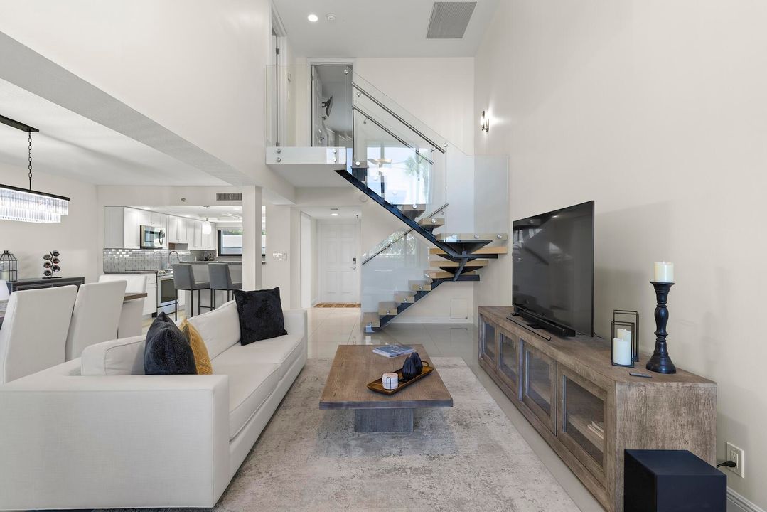 En Venta: $1,285,000 (2 camas, 2 baños, 1670 Pies cuadrados)